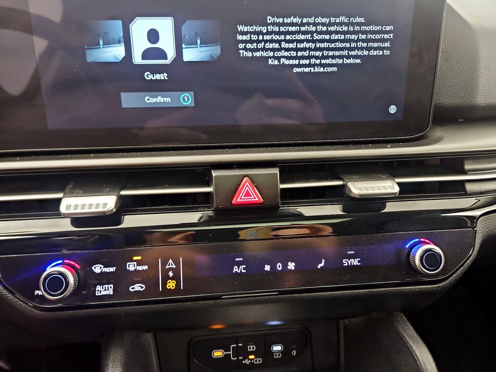 2026 Kia Sportage EX - Photo 17