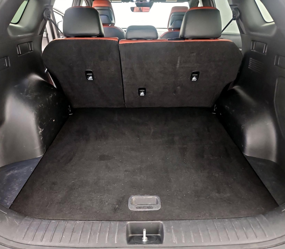 Trunk/Cargo (Seats Up)