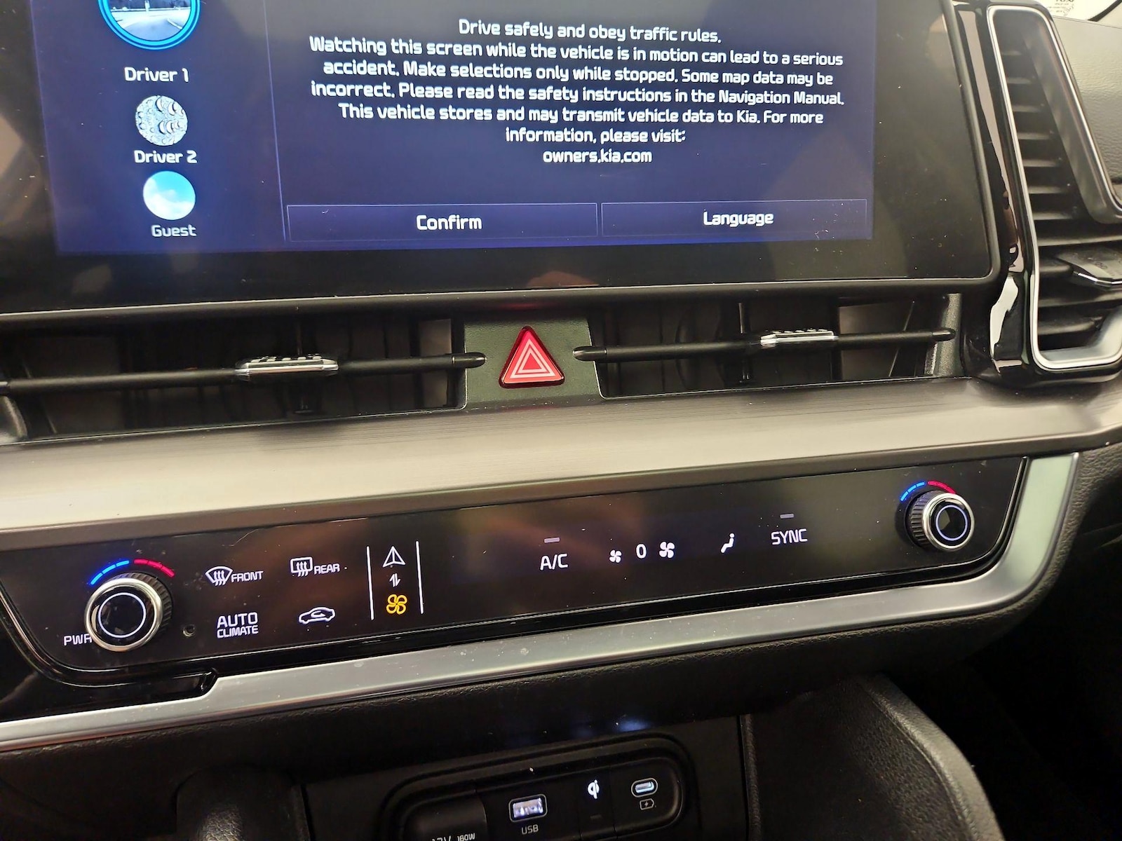 2025 Kia Sportage EX - Photo 17