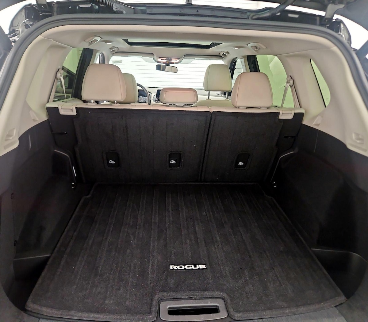Trunk/Cargo (Seats Up)
