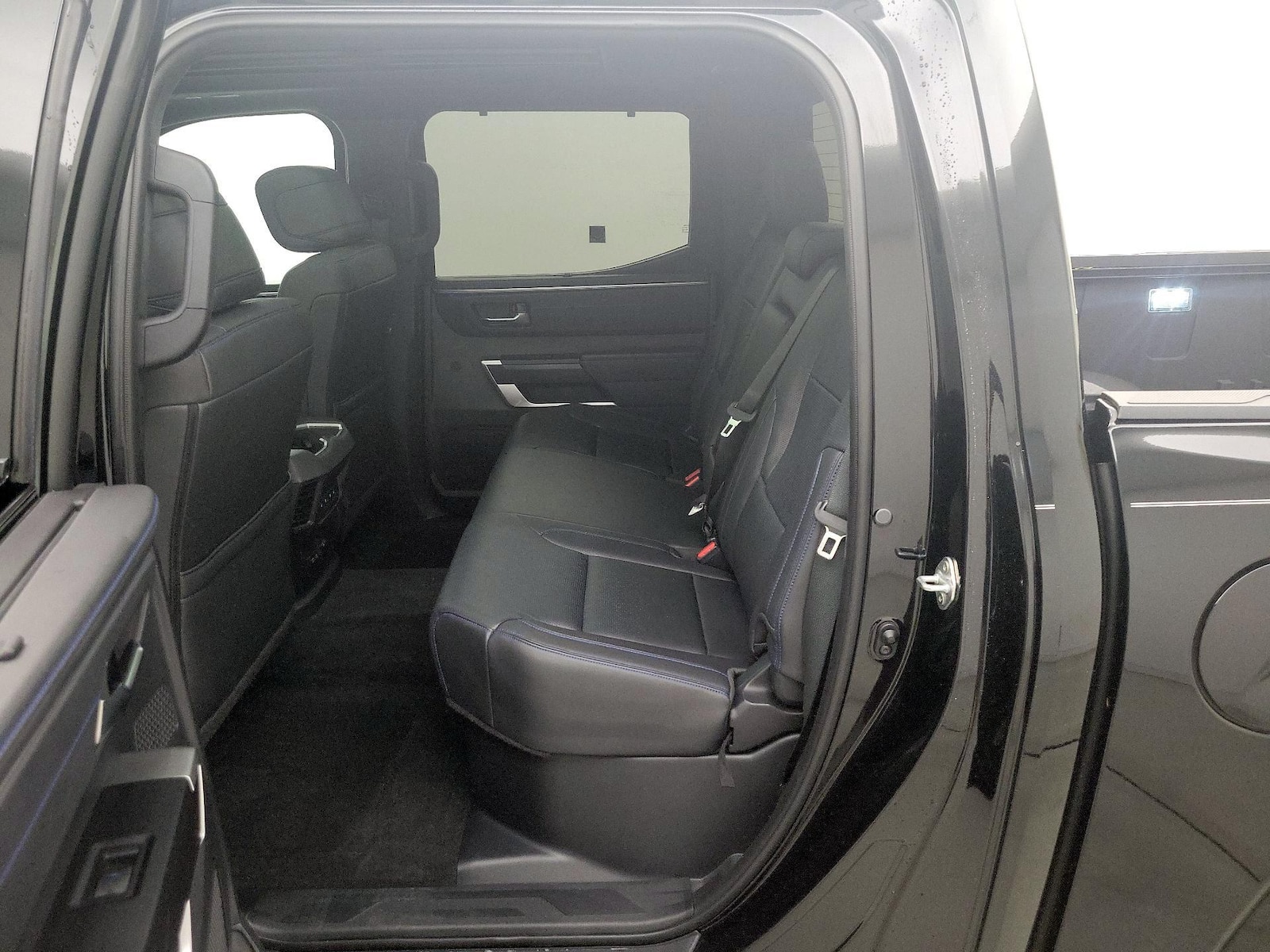 Rear A/C Seat(s)