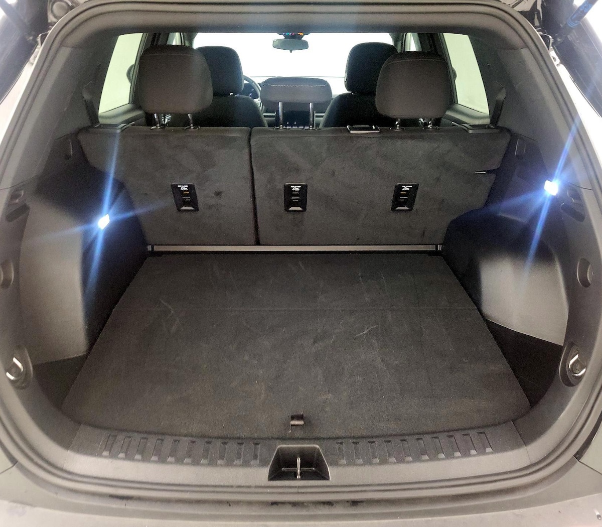 Trunk/Cargo (Seats Up)