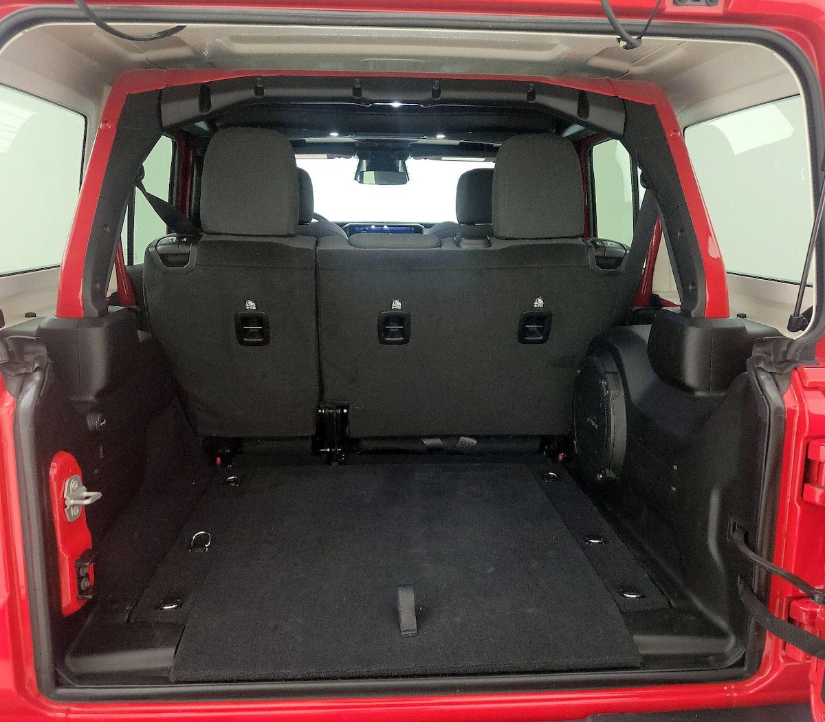 Trunk/Cargo (Seats Up)