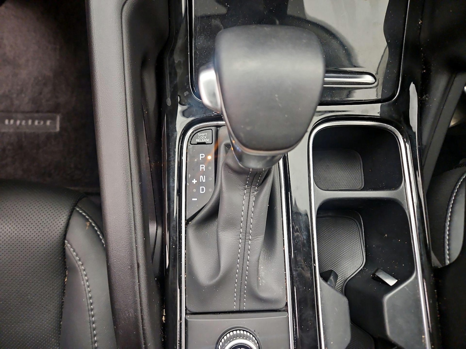 2025 Kia Telluride S - Photo 19