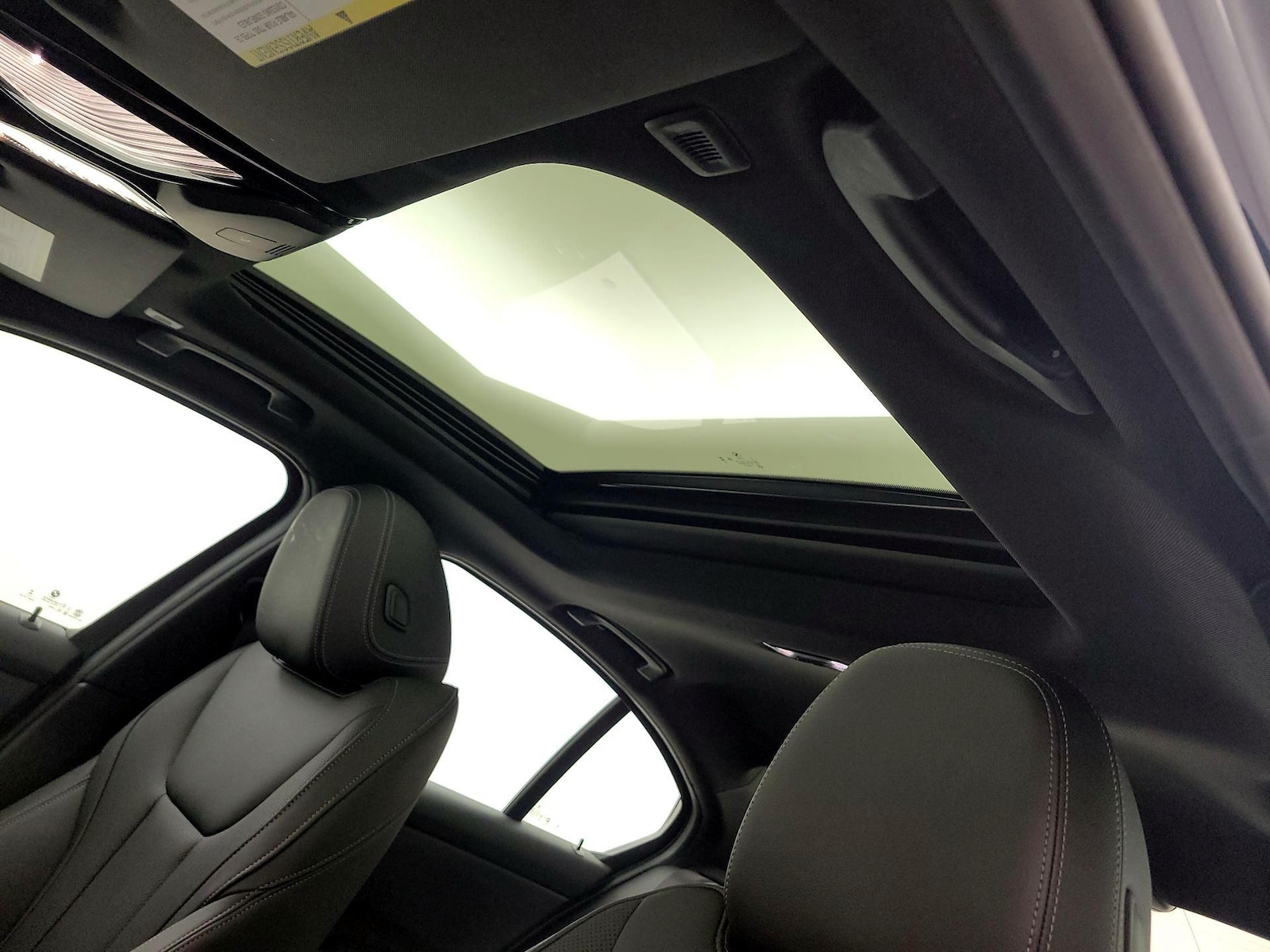 Sunroof(s) & Overhead Airbags