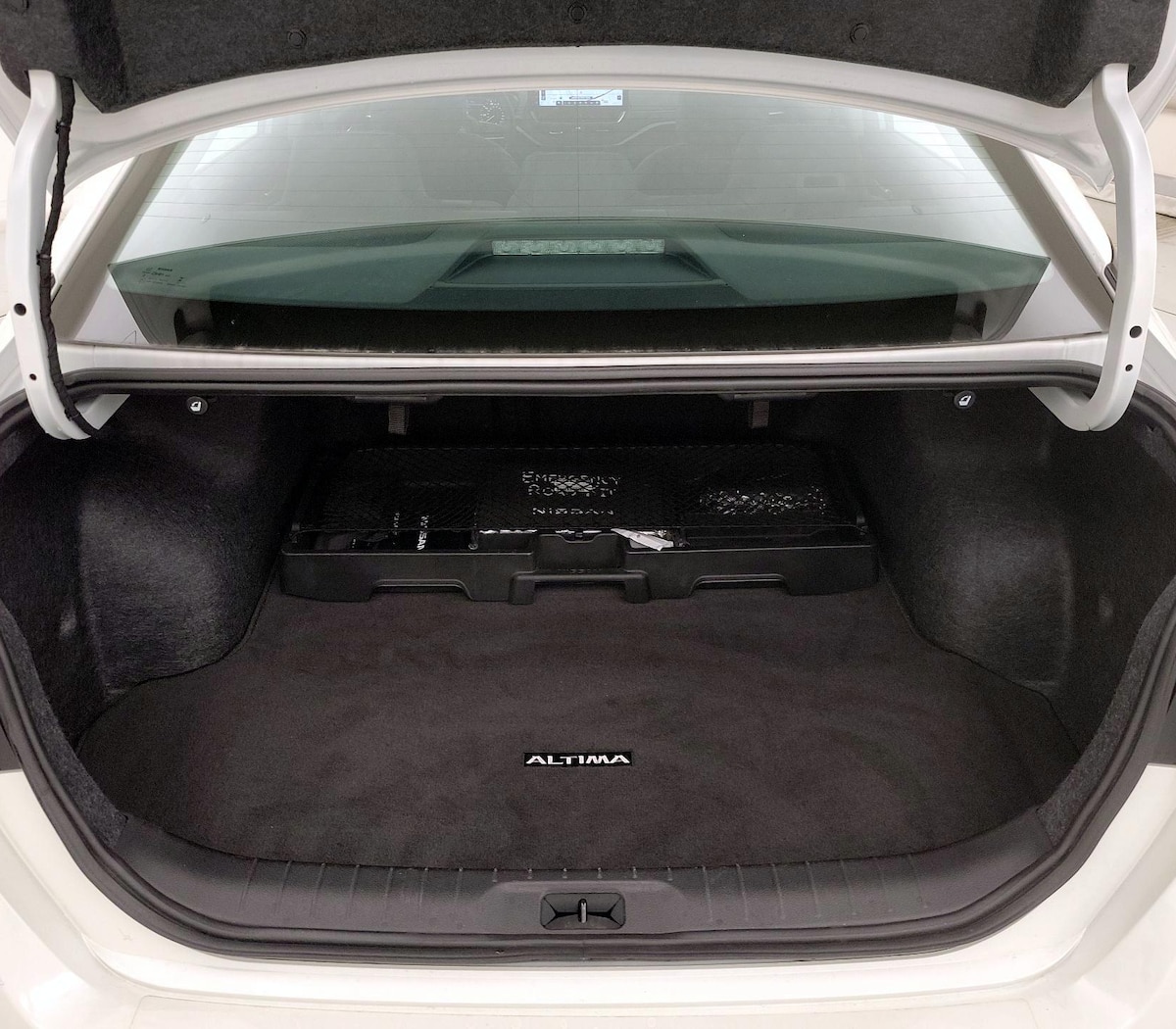 Trunk/Cargo (Seats Up)