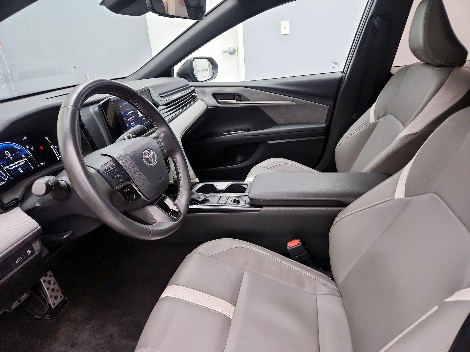 Power Seat(s) & Side Airbags