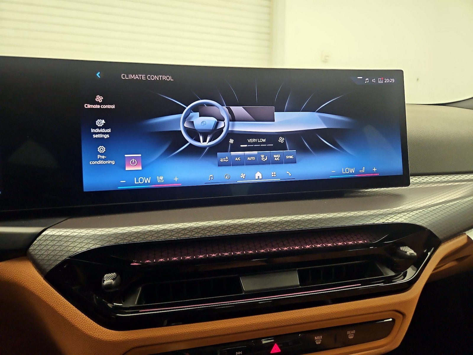 2025 BMW 3 Series 330i - Photo 17