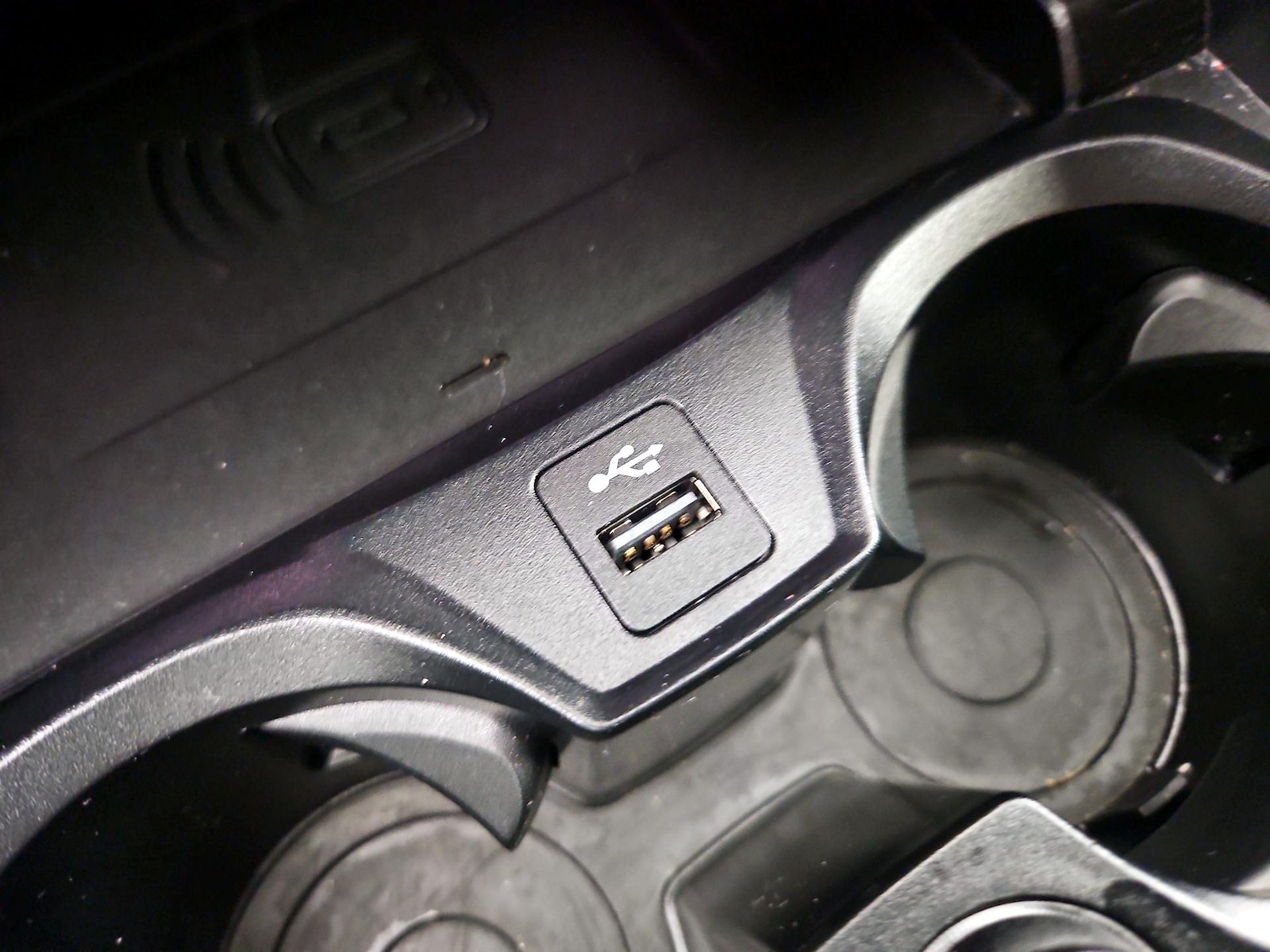 2025 BMW 3 Series 330i - Photo 19