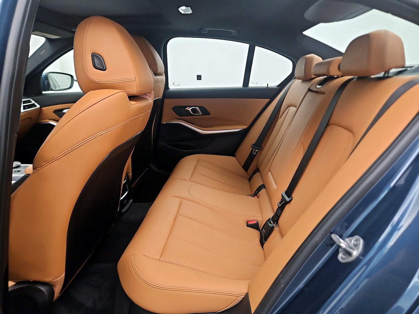 2025 BMW 3 Series 330i - Photo 20