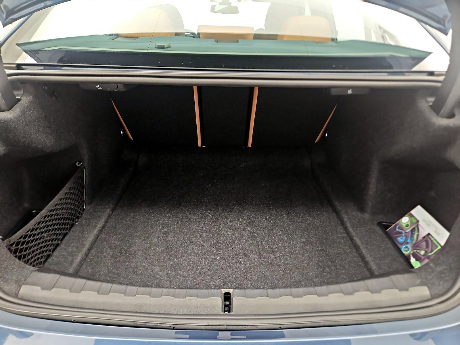 2025 BMW 3 Series 330i - Photo 21