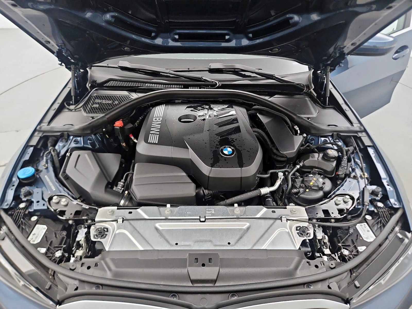 2025 BMW 3 Series 330i - Photo 22