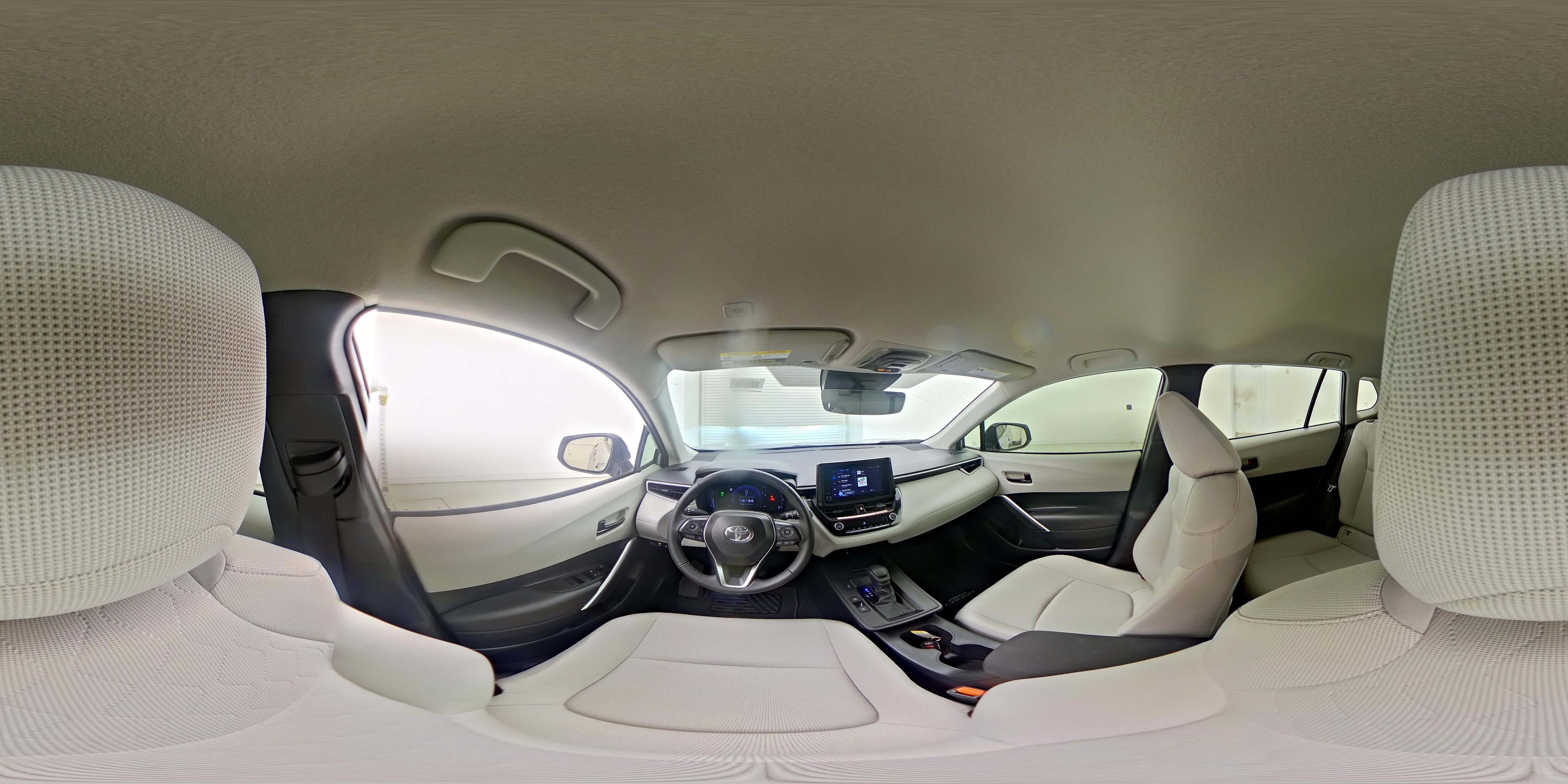 2026 Toyota Corolla Cross LE - Photo 27
