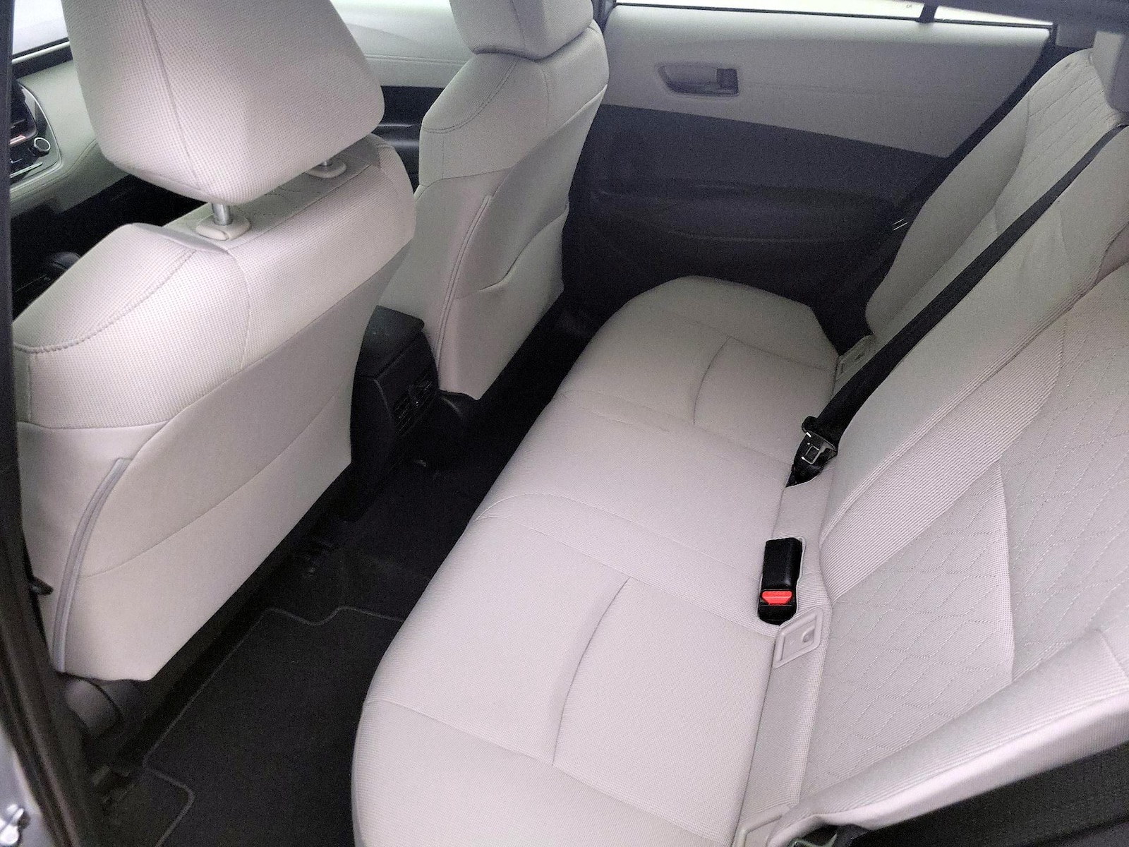 2026 Toyota Corolla Cross LE - Photo 20