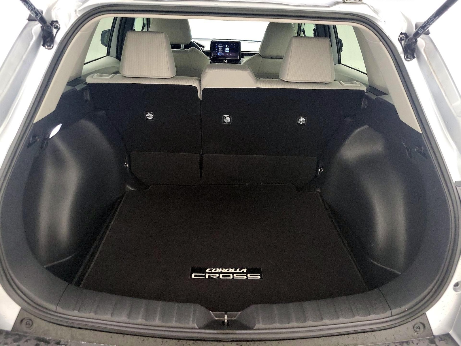 2026 Toyota Corolla Cross LE - Photo 21