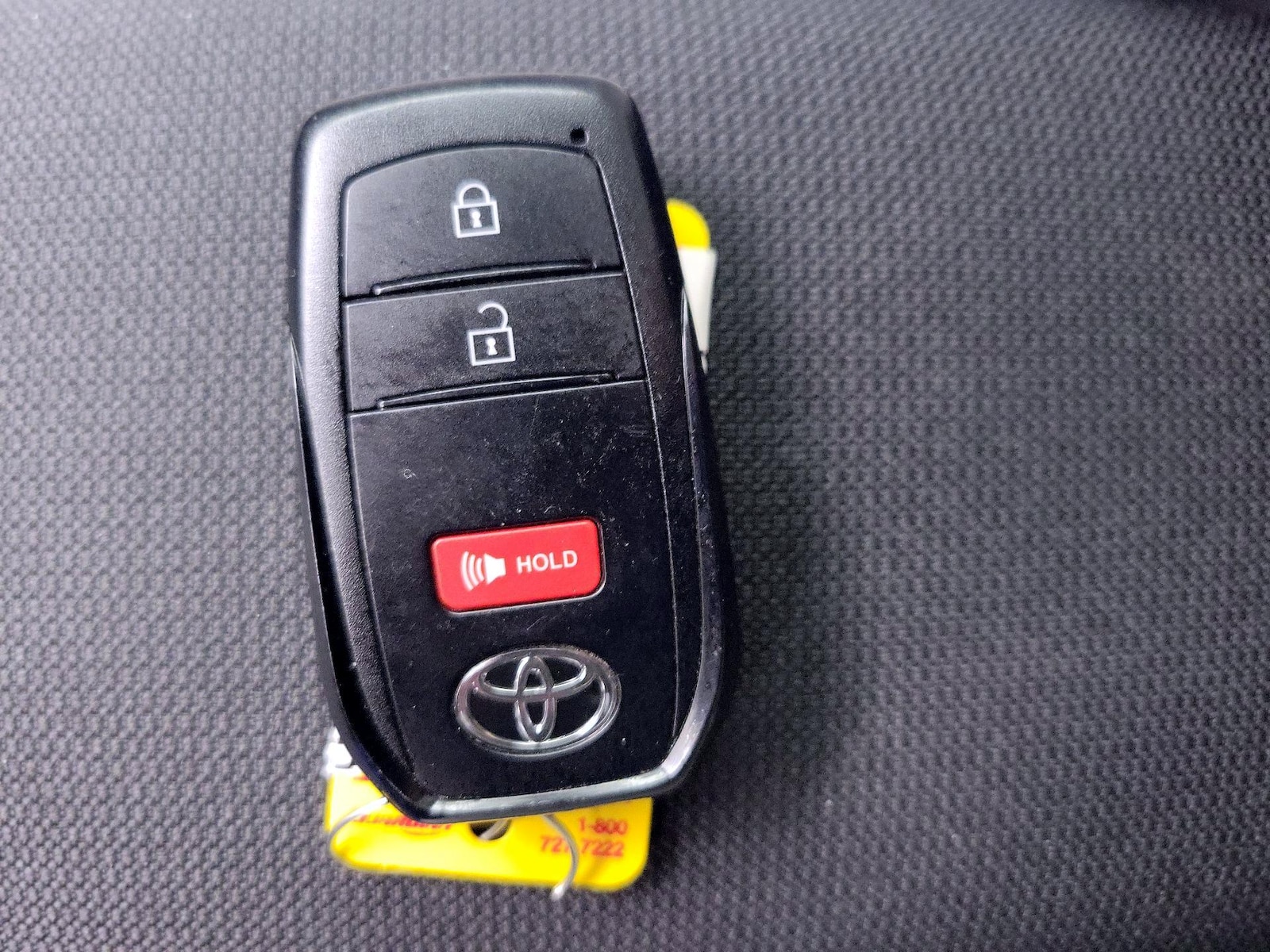 2026 Toyota Corolla Cross LE - Photo 24