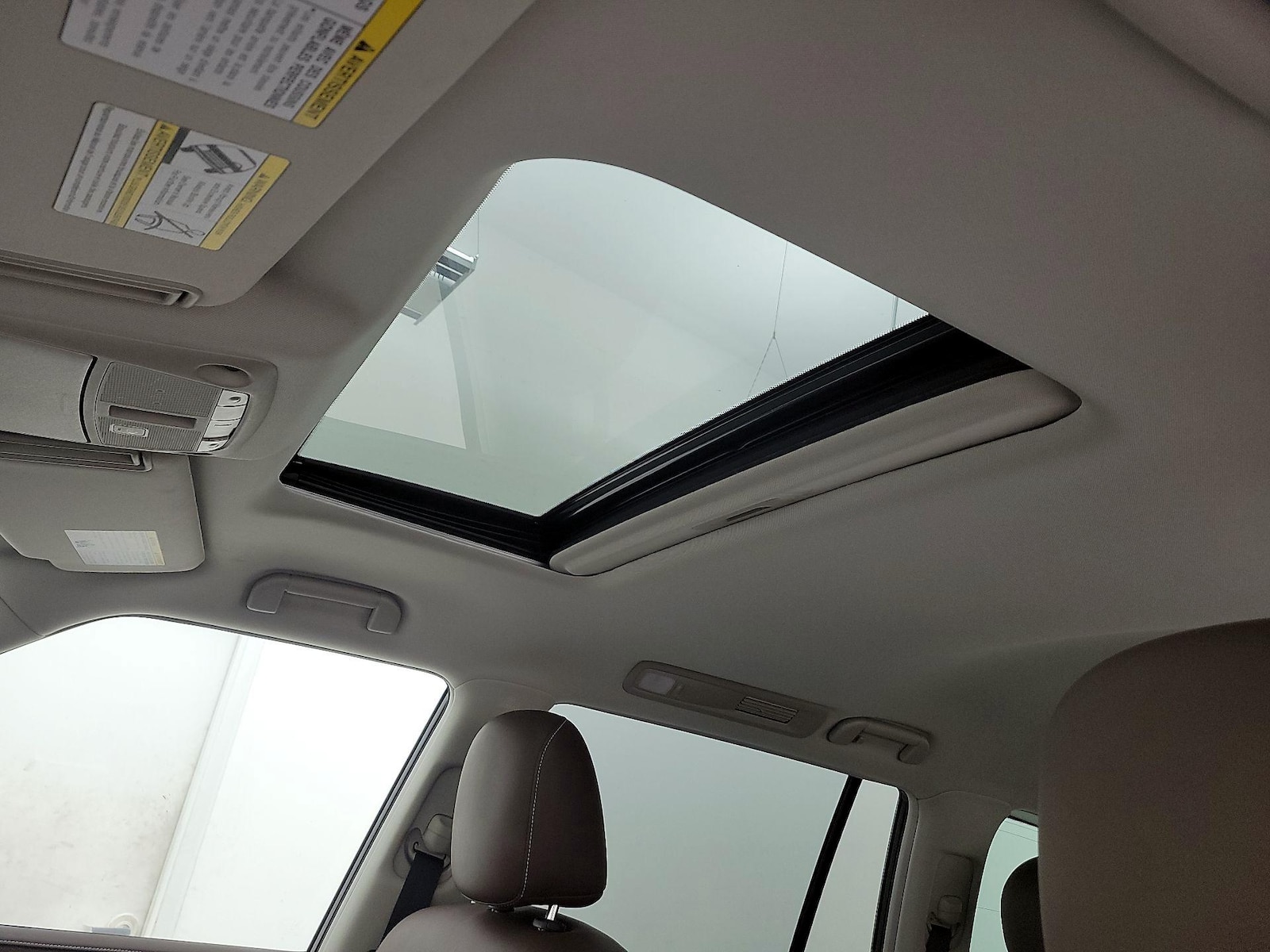 Sunroof(s) & Overhead Airbags