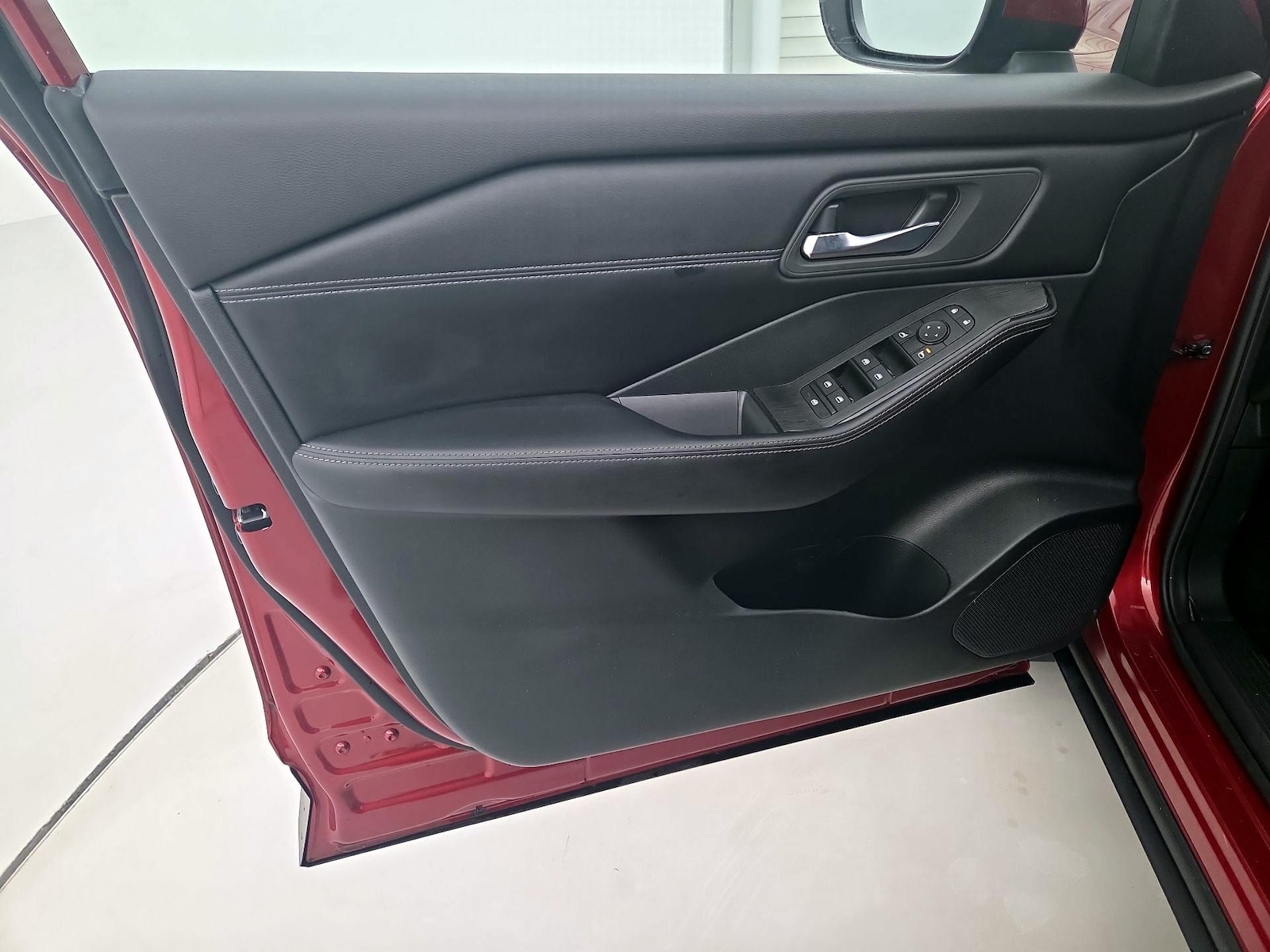 2024 Nissan Rogue SV - Photo 13