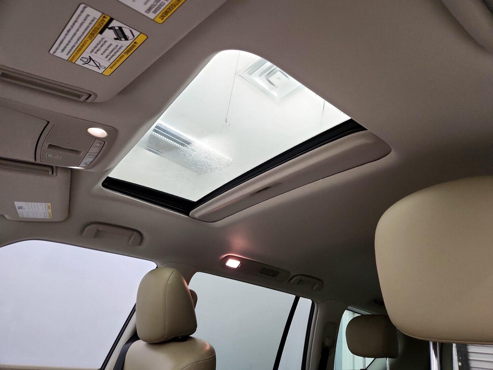 Sunroof(s) & Overhead Airbags