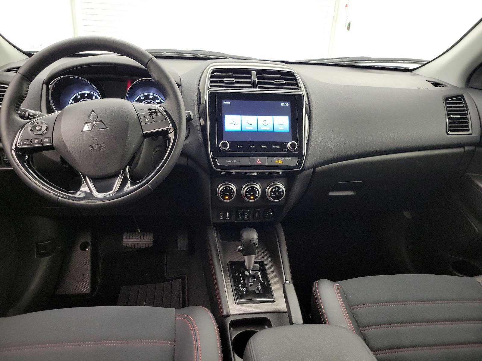 2025 Mitsubishi Outlander Sport SE - Photo 10