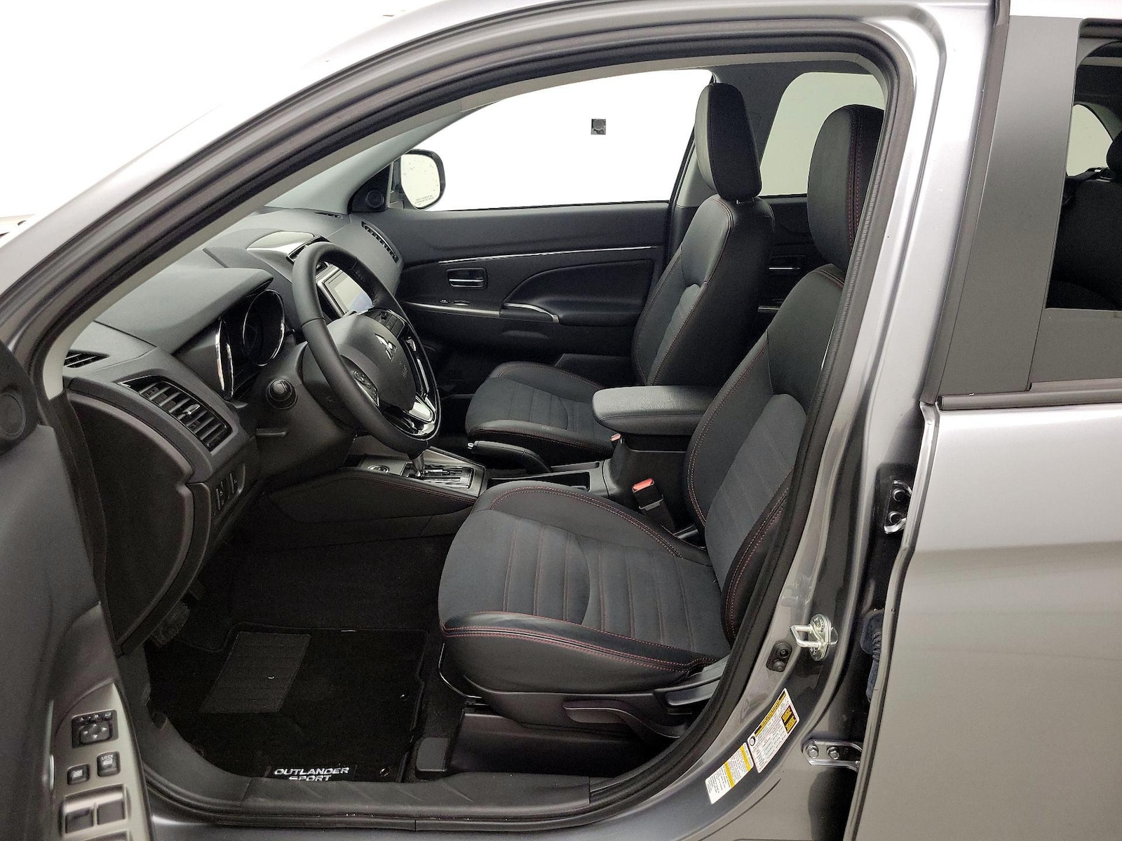 2025 Mitsubishi Outlander Sport SE - Photo 12
