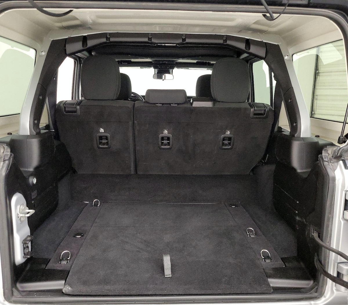 Trunk/Cargo (Seats Up)