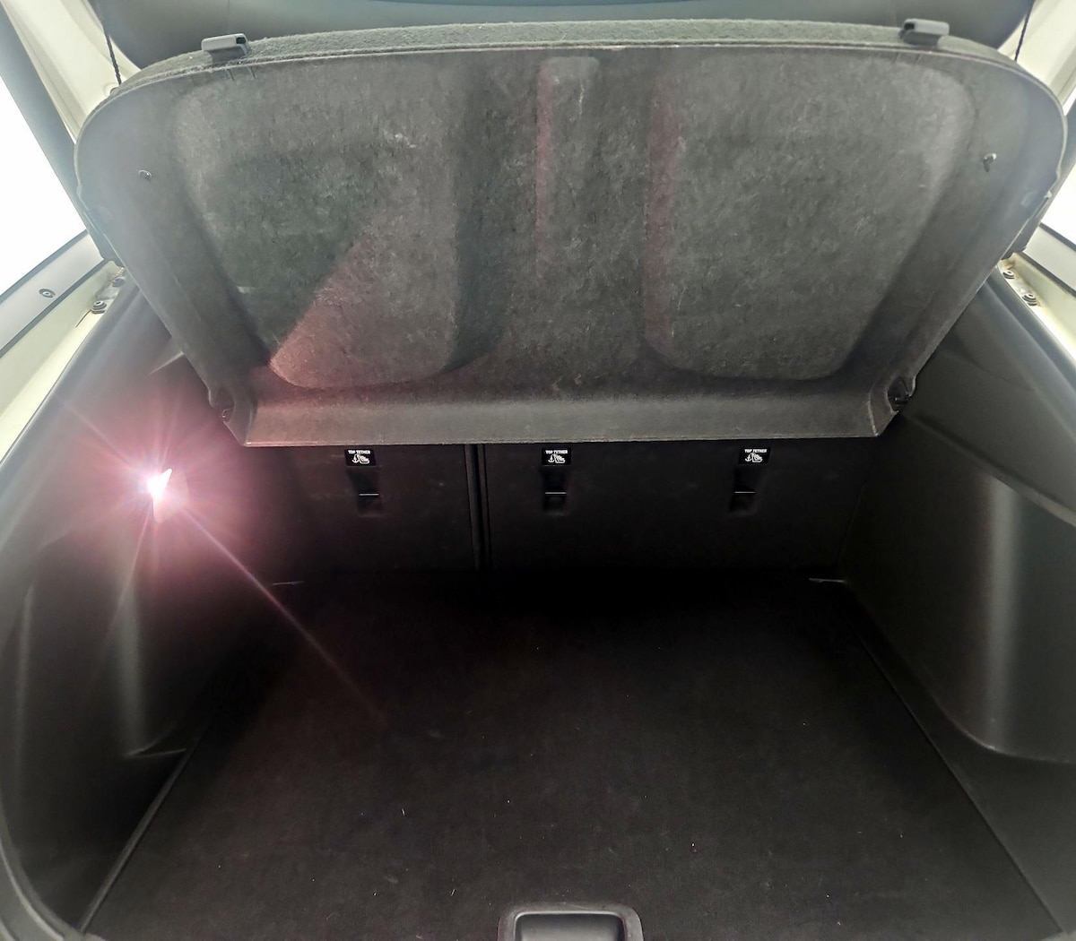 Trunk/Cargo (Seats Up)