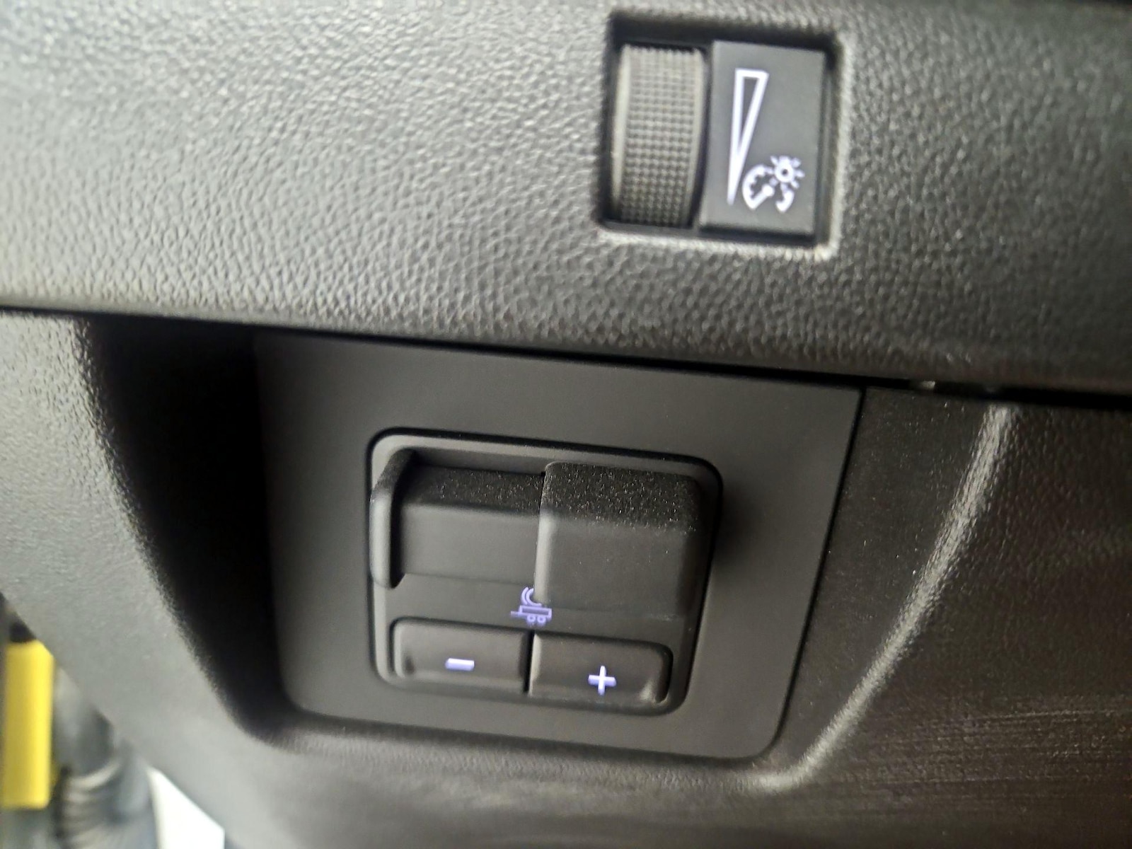2025 Chevrolet Colorado ZR2 - Photo 14