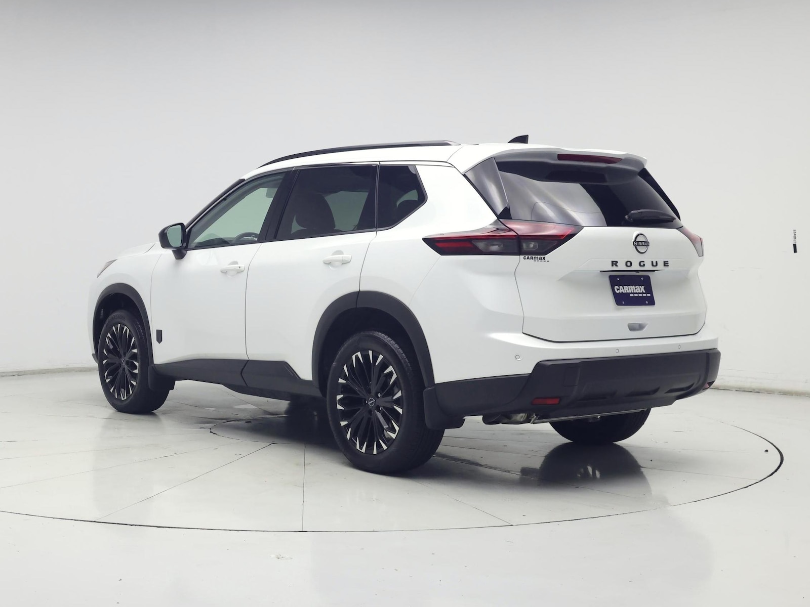 2026 Nissan Rogue Dark Armor - Photo 3