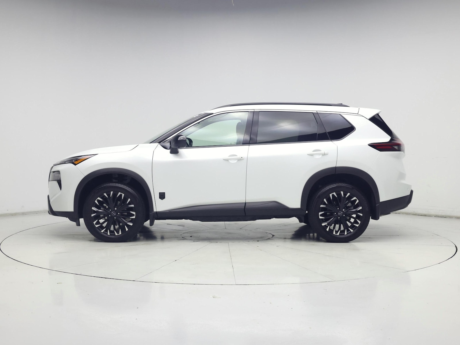 2026 Nissan Rogue Dark Armor - Photo 4