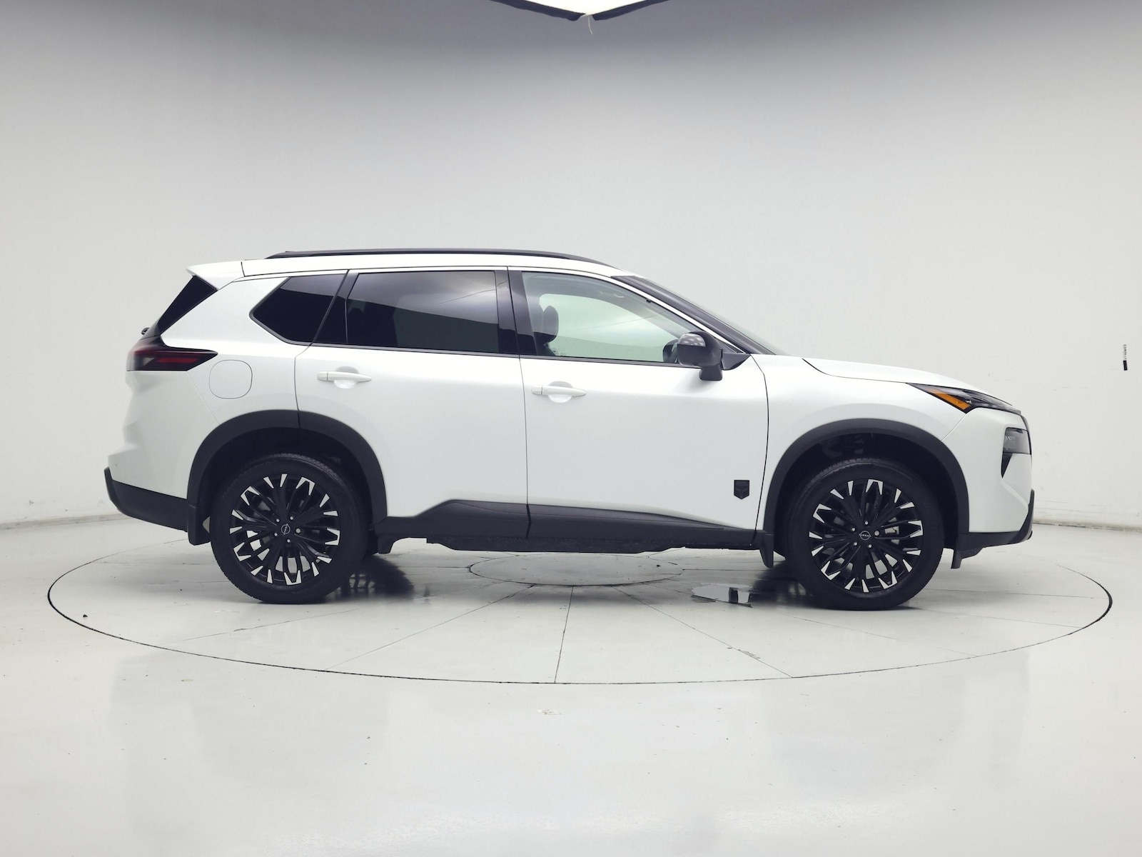 2026 Nissan Rogue Dark Armor - Photo 8