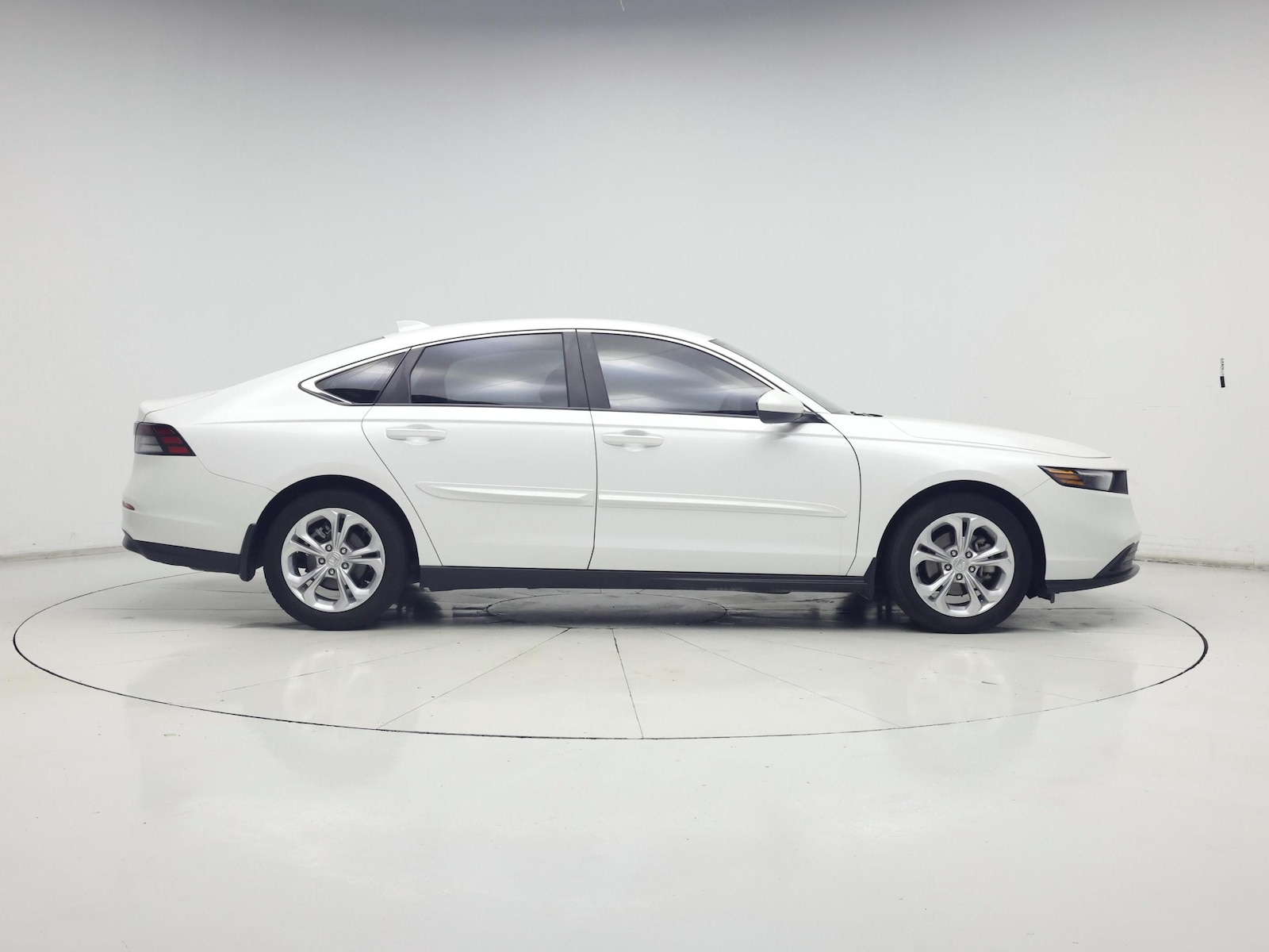 2024 Honda Accord LX - Photo 8