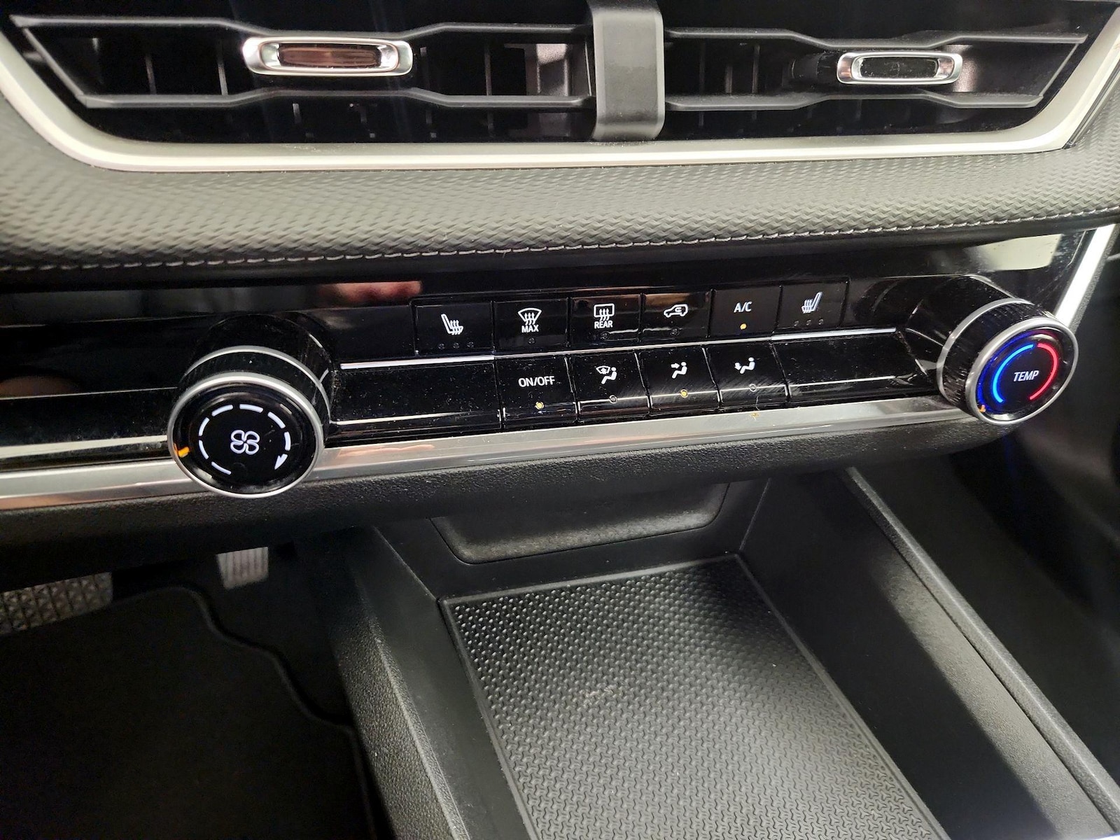 2026 Chevrolet Equinox LT - Photo 18