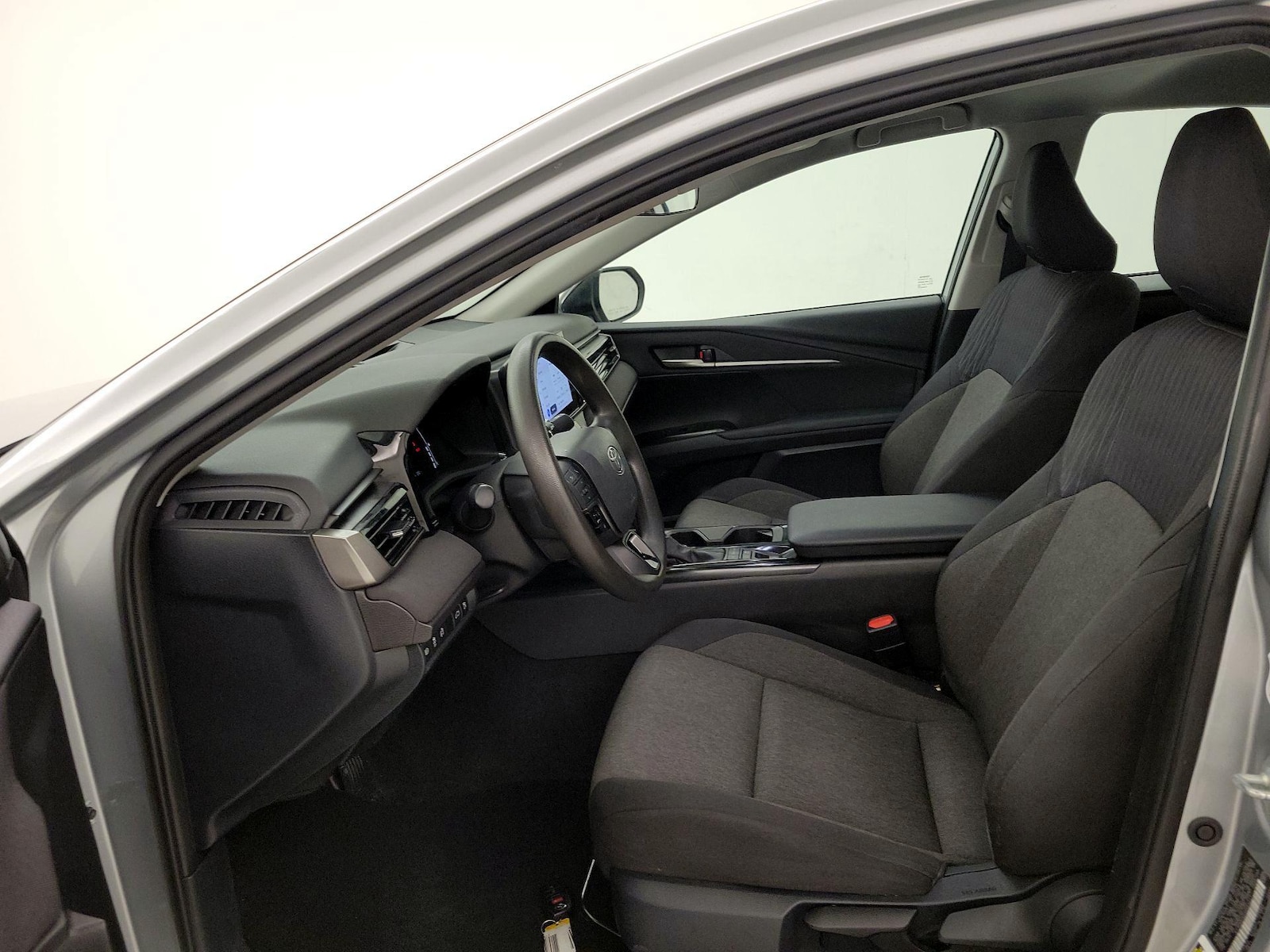2025 Toyota Camry LE - Photo 12