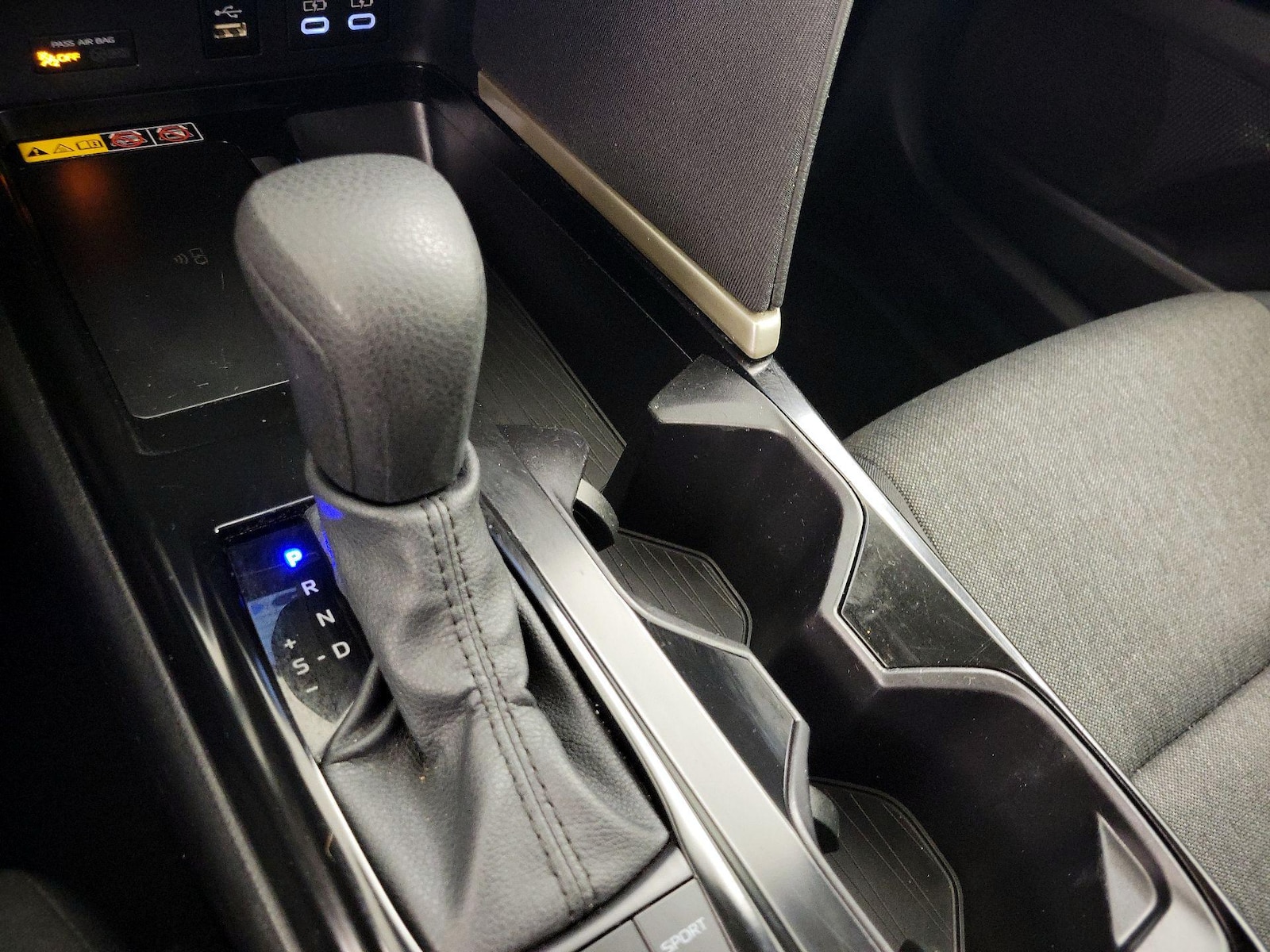 2025 Toyota Camry LE - Photo 18