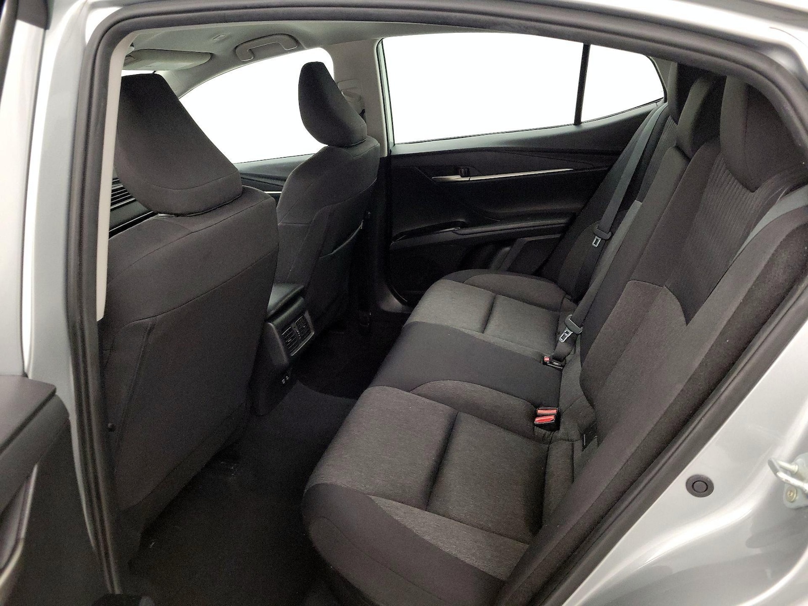 2025 Toyota Camry LE - Photo 20