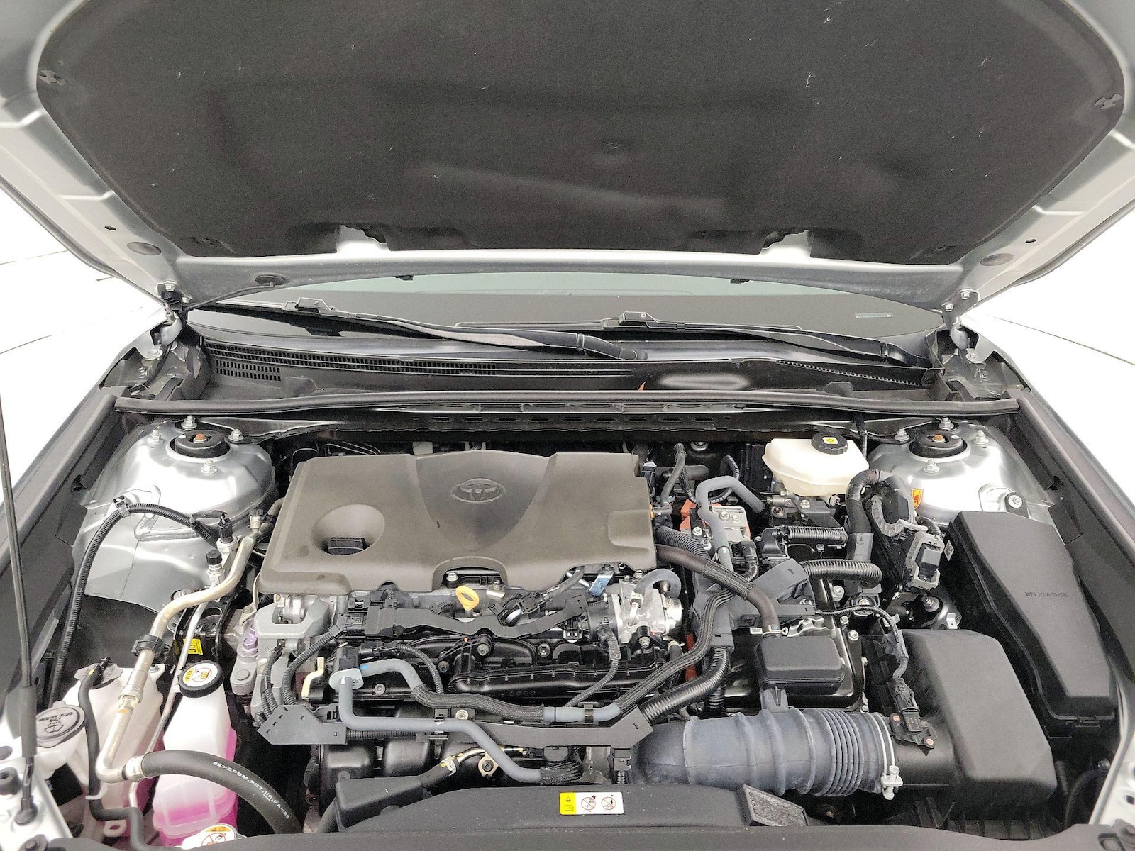 2025 Toyota Camry LE - Photo 22