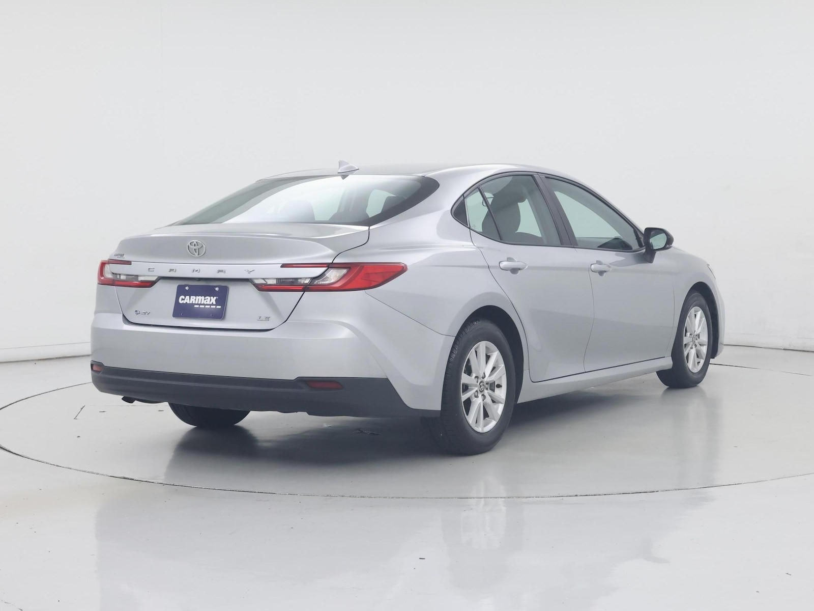 2025 Toyota Camry LE - Photo 9