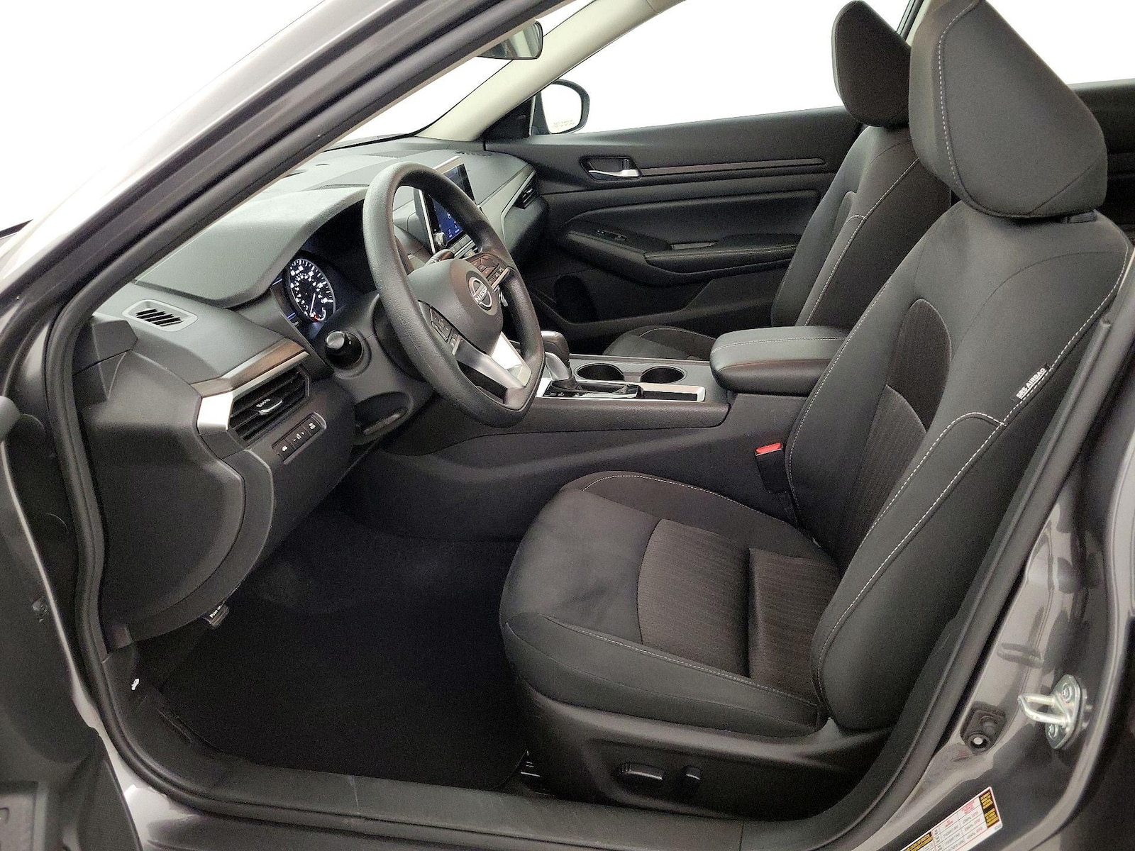 2025 Nissan Altima SV - Photo 12