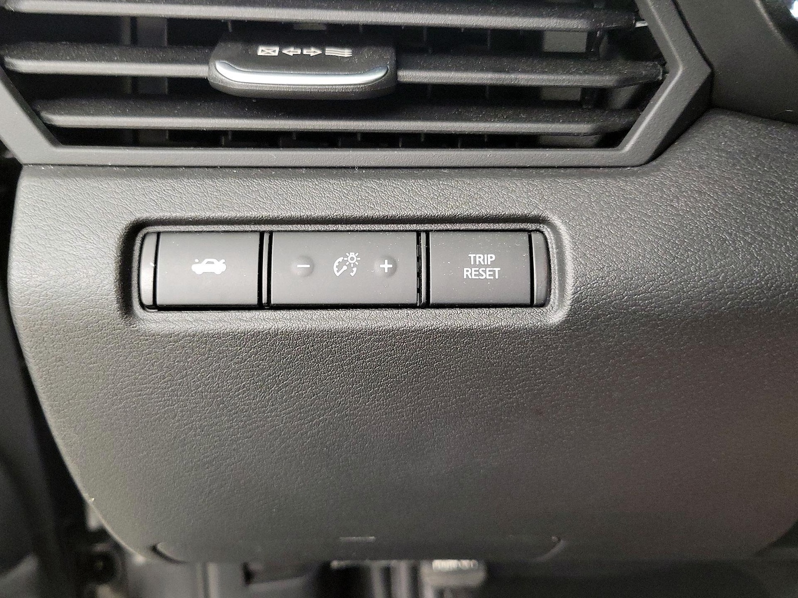 2025 Nissan Altima SV - Photo 14
