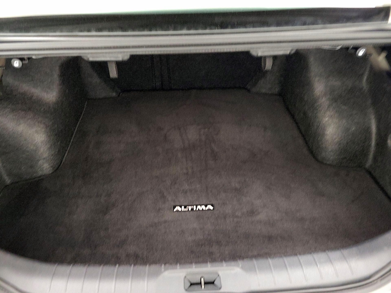 2025 Nissan Altima SV - Photo 21