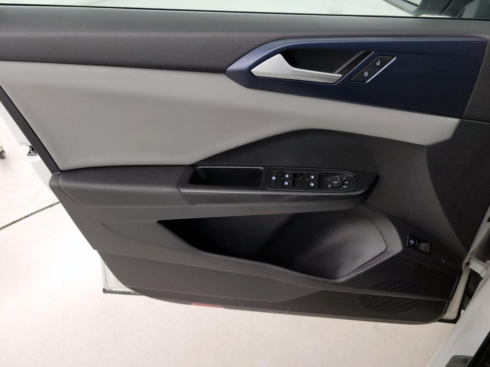 2023 Volkswagen Taos SE - Photo 13