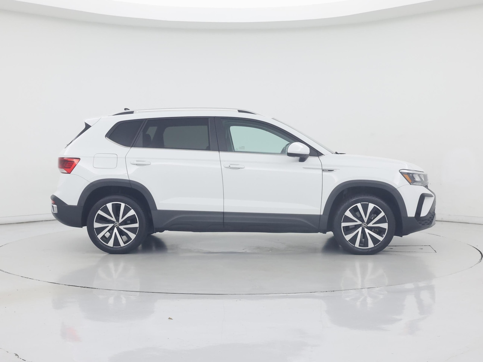 2023 Volkswagen Taos SE - Photo 8