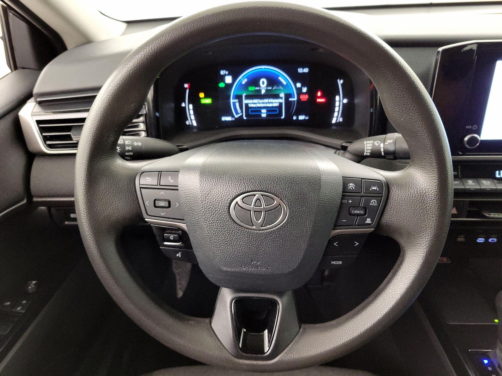 2025 Toyota Camry LE - Photo 11