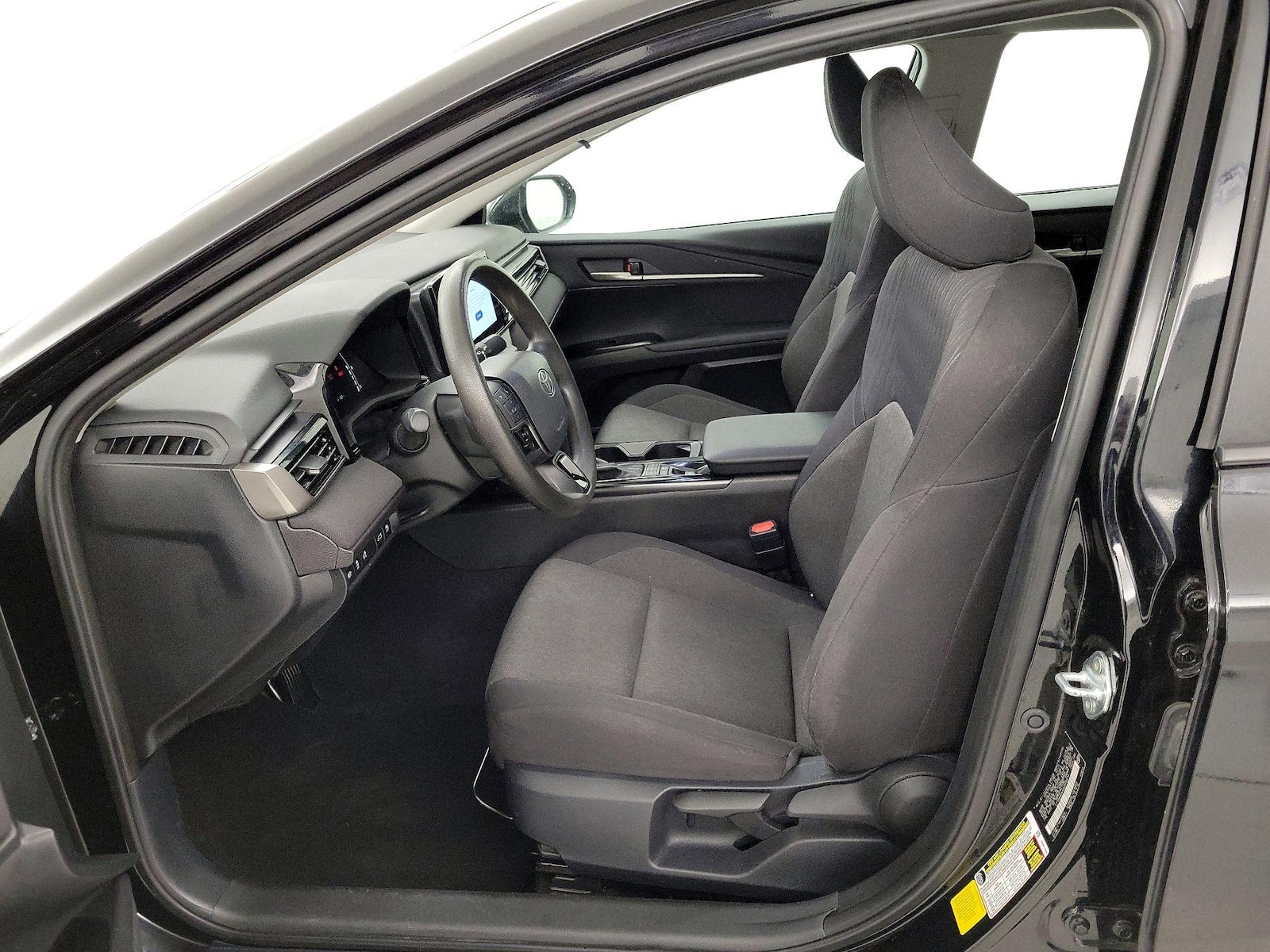 2025 Toyota Camry LE - Photo 12