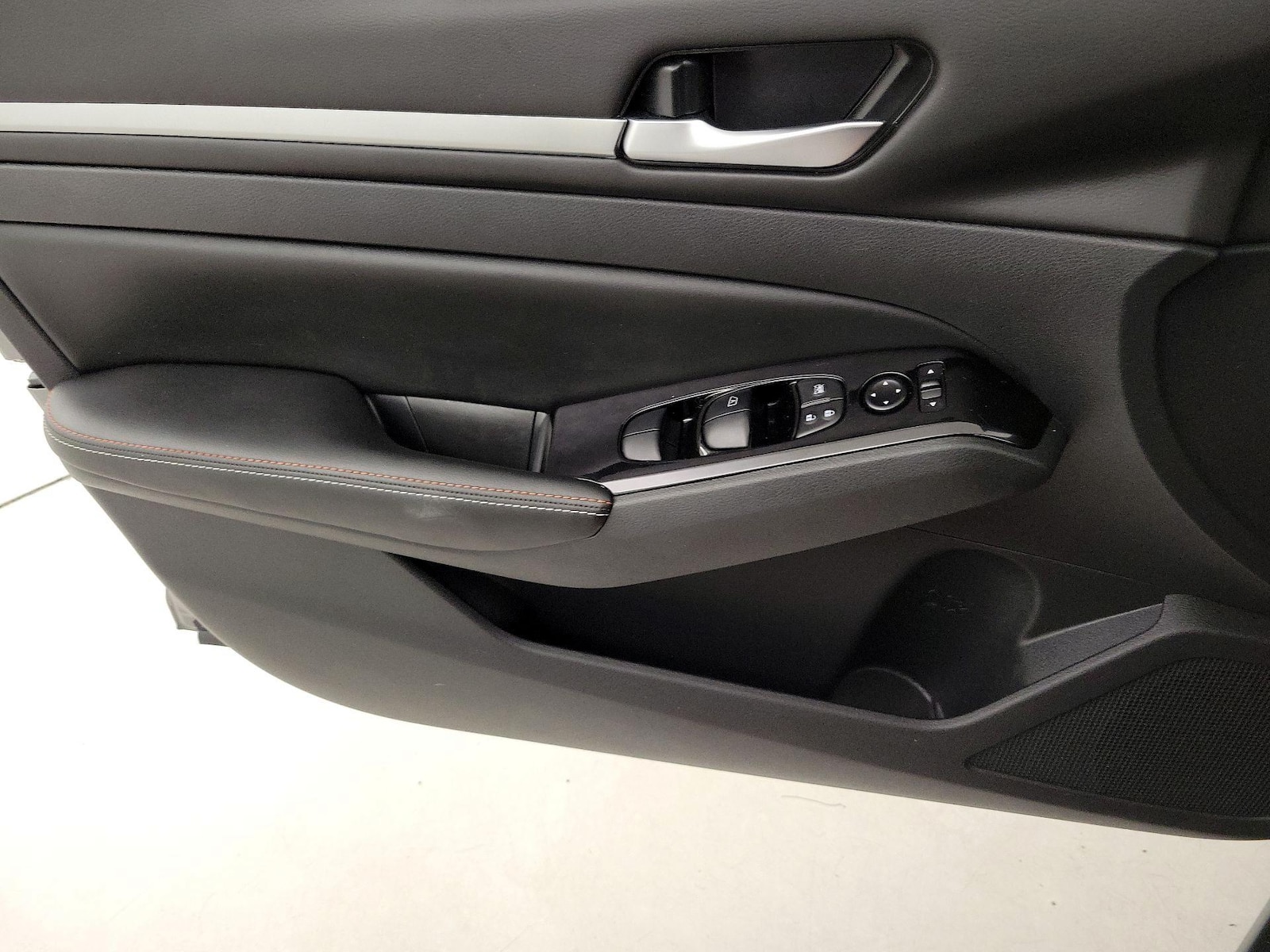 2024 Nissan Altima SR - Photo 13