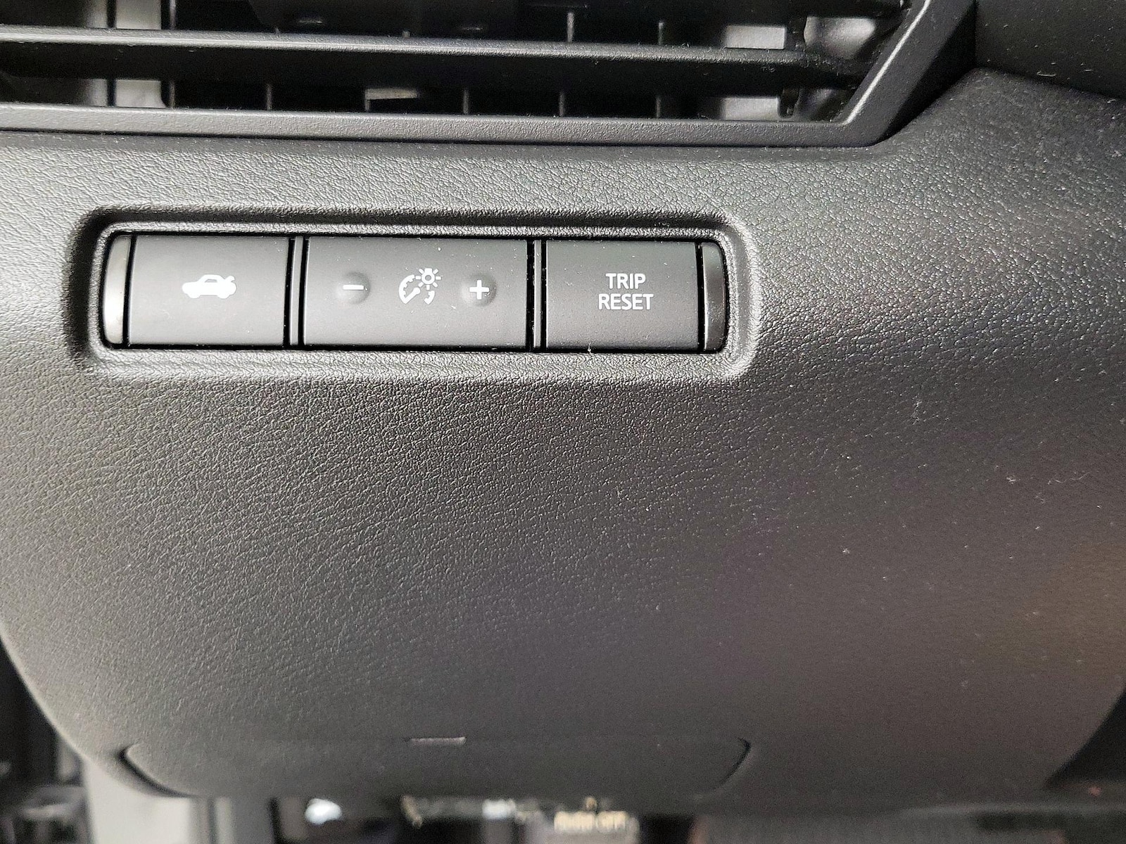 2024 Nissan Altima SR - Photo 14