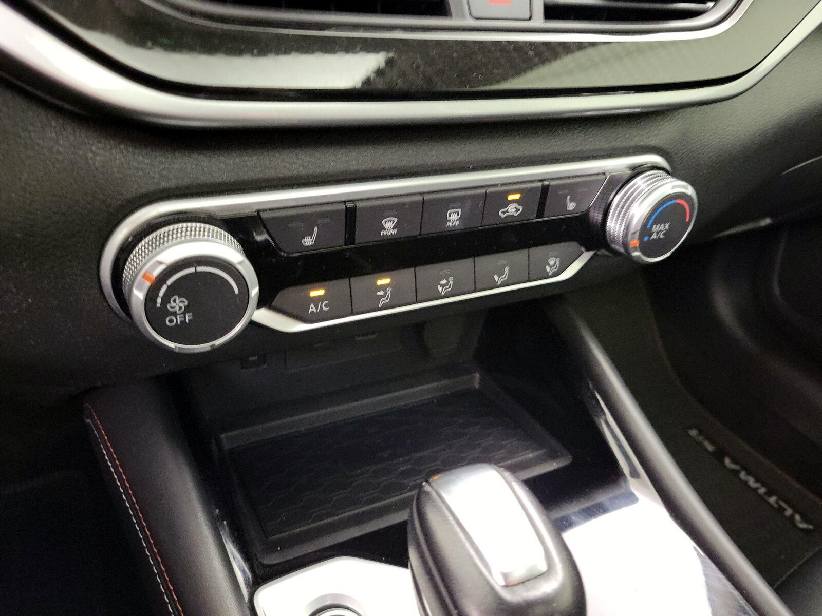 2024 Nissan Altima SR - Photo 18