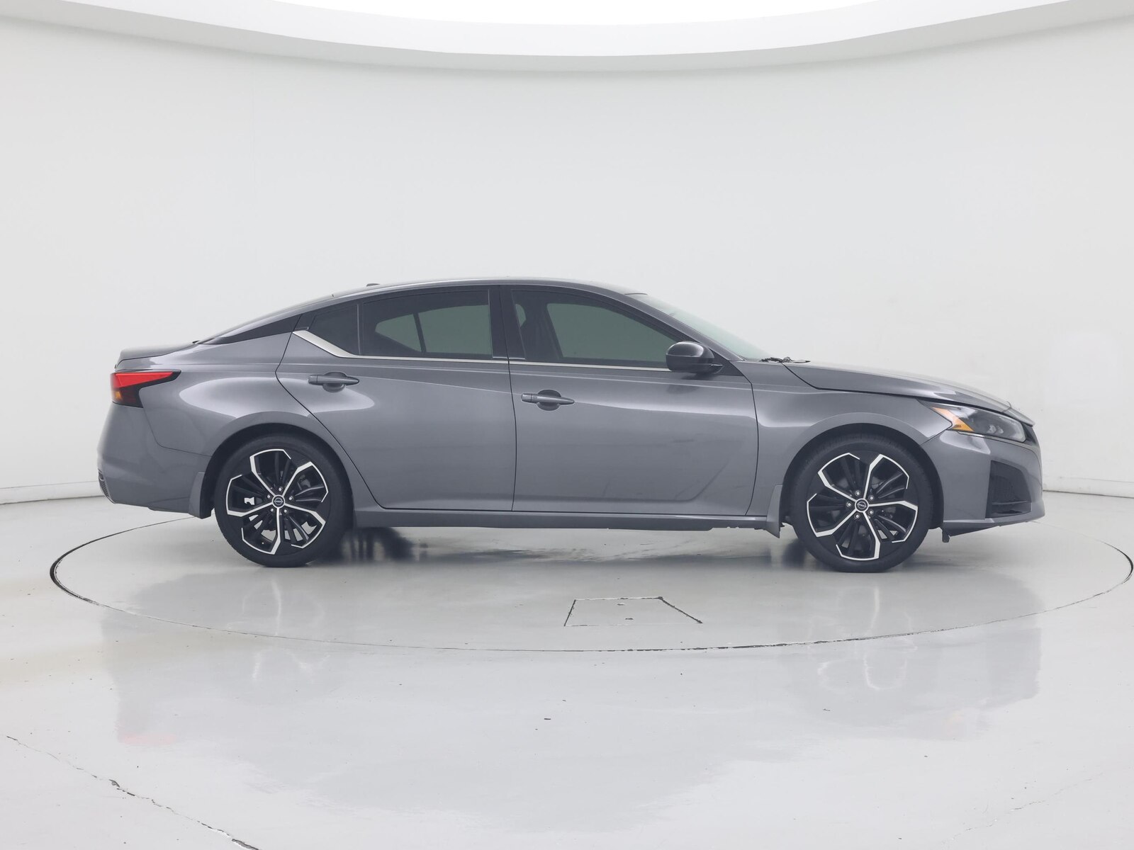 2024 Nissan Altima SR - Photo 8