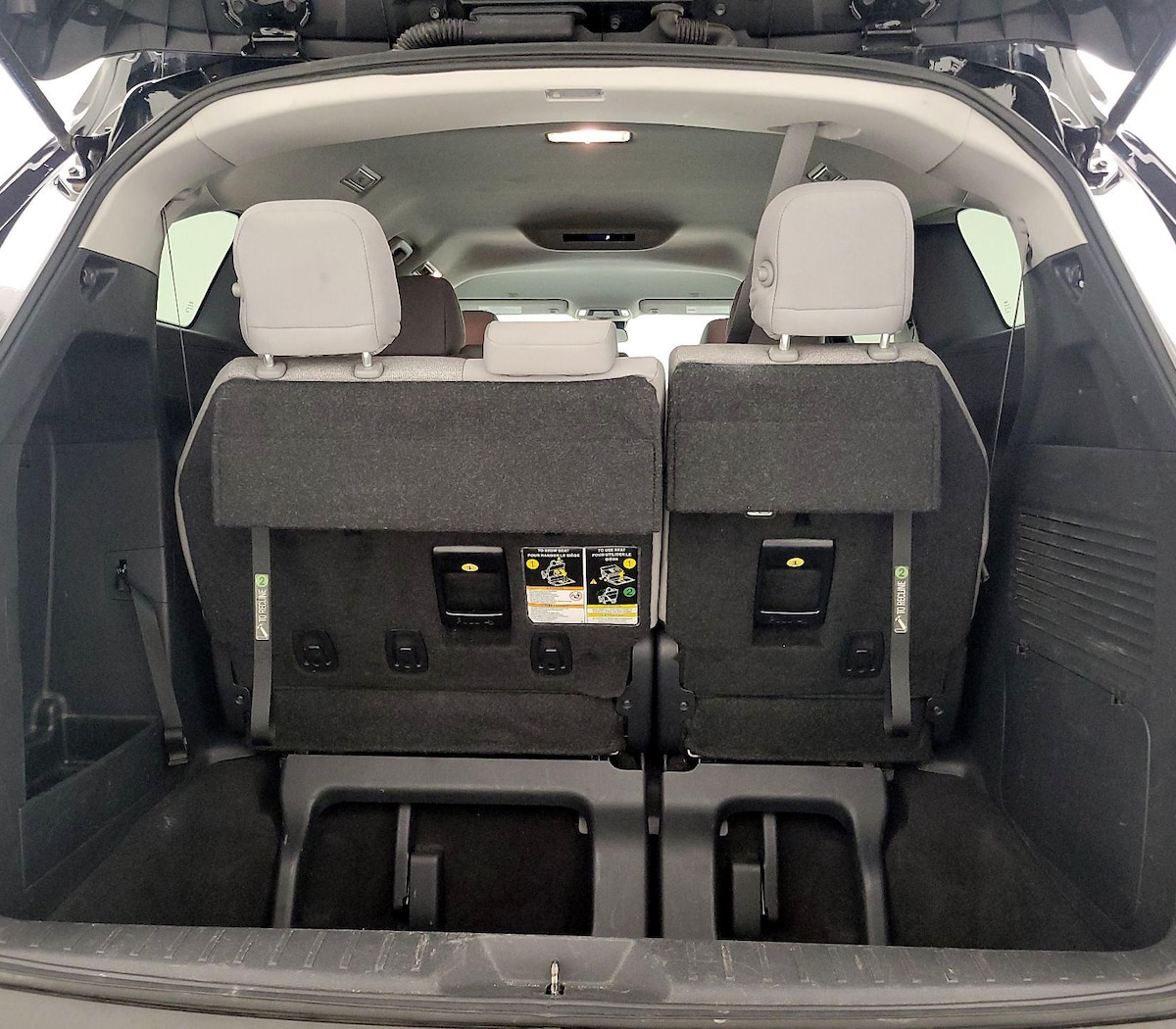 Trunk/Cargo (Seats Up)
